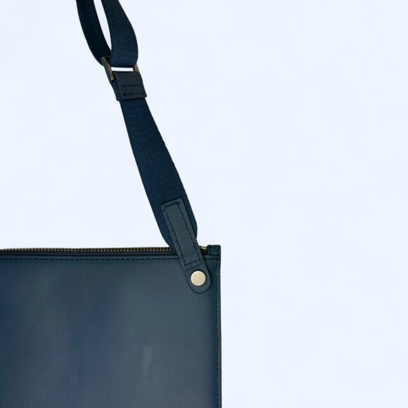 NWOT Everlane Italian Leather Crossbody Bag - Picture 3 of 7